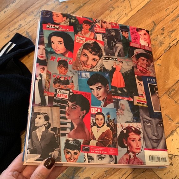 Audrey Hepburn book collection - Picture 4 of 4